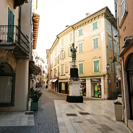 Alberti Emma - Happy Lejlighed Salò