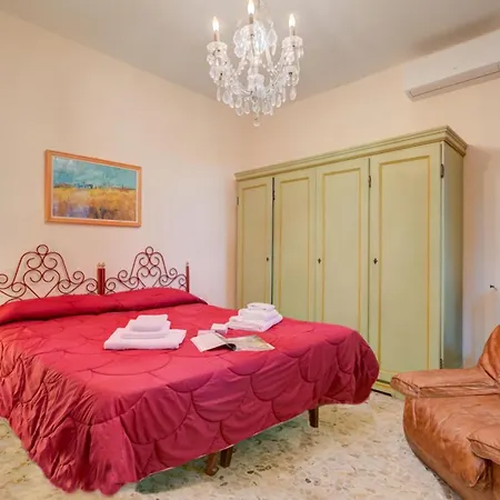 Alberti Emma - Happy Apartment Saló